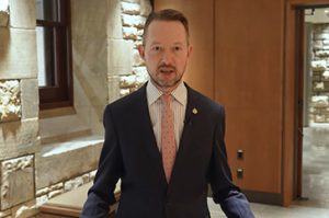 Carneys_BILLION-Dollar_(and-Growing)_SCAM